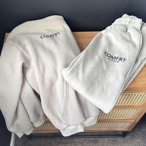 Comfort Beige Sweatshirt and Sweatpants Set